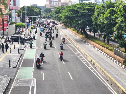 Suasana lalu lintas di Jl. Salemba, Jakarta Pusat, Senin (5/1/2026). Foto: Jeni Ritanti/kumparan