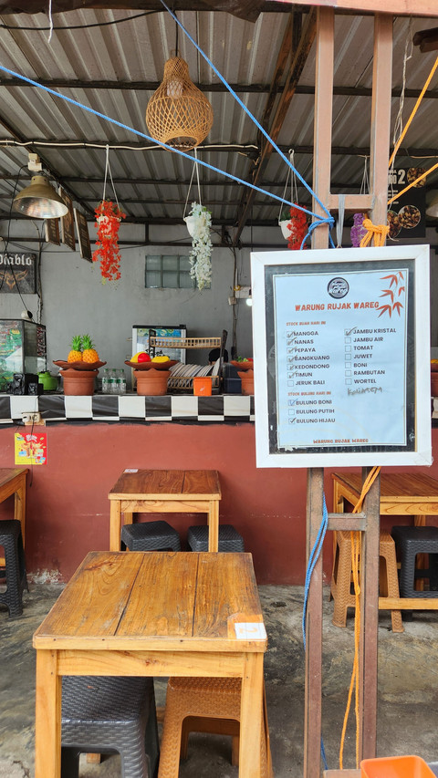 Rujak rumput laut 'bulung boni' khas Bali. Foto: Azalia Amadea/Kumparan