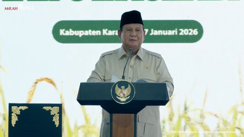 Presiden Prabowo Subianto dalam acara panen raya dan pengumuman swasembada pangan di Karawang, Rabu (7/1/2026). Foto: YouTube/ Sekretariat Presiden