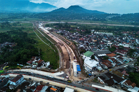 Foto udara proyek pembangunan Jalan Tol Yogyakarta-Bawen Seksi 6 di Bawen, Kabupaten Semarang, Jawa Tengah, Rabu (7/4/2026) Foto: Aprillio Akbar/ANTARA FOTO