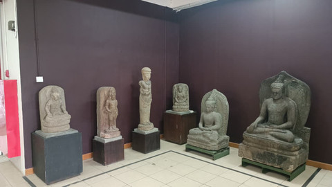 Kondisi arca di Galeri Soemardja, Fakultas Seni Rupa dan Desain (FSRD) Institut Teknologi Bandung (ITB), Kamis (8/1/2026). Foto: Abisatya Ramdhani/kumparan