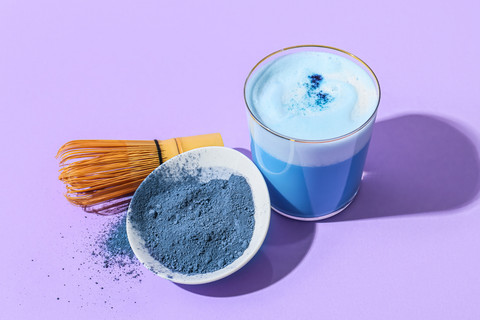 Ilustrasi blue matcha. Foto: Pixel-Shot/Shutterstock