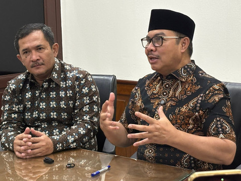 Dari kiri Ketua Komisi A DPRD DIY, Eko Suwanto dan Wali Kota Yogyakarta, Hasto Wardoyo. Foto: Dok. Istimewa