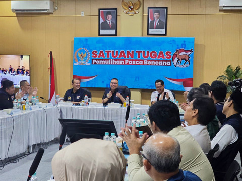 Wakil Ketua DPR RI, Cucun Ahmad Syamsurijal dan Sufmi Dasco Ahmad menggelar rapat bersama pemerintah dan Satgas Pemulihan Bencana di Aceh, Sabtu (10/1/2026). Foto: Dok. DPR RI