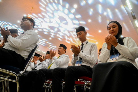 Petugas Penyelenggara Ibadah Haji (PPIH) Arab Saudi 2026 mengikuti pendidikan dan latihan di Asrama Haji, Jakarta, Minggu (11/1/2026). Foto: Rivan Awal Lingga/ANTARA FOTO