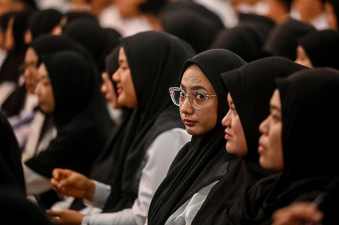 Petugas Penyelenggara Ibadah Haji (PPIH) Arab Saudi 2026 mengikuti pendidikan dan latihan di Asrama Haji, Jakarta, Minggu (11/1/2026). Foto: Rivan Awal Lingga/ANTARA FOTO