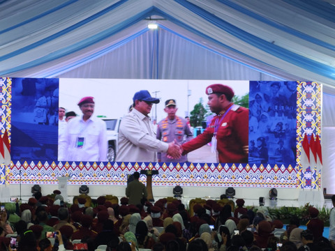 Presiden Prabowo Subianto tiba di Sekolah Rakyat Terpadu (SRT) 9 Banjarbaru, Kalimantan Selatan untuk meresmikan 166 Sekolah Rakyat di 34 provinsi pada Senin (12/1/2026). Foto: Luthfi Humam/kumparan