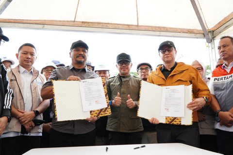 Danantara menyerahkan 600 unit Hunian Danantara (Huntara) kepada Pemkab Aceh Tamiang, Kamis (8/1). Foto: Dok. BRI