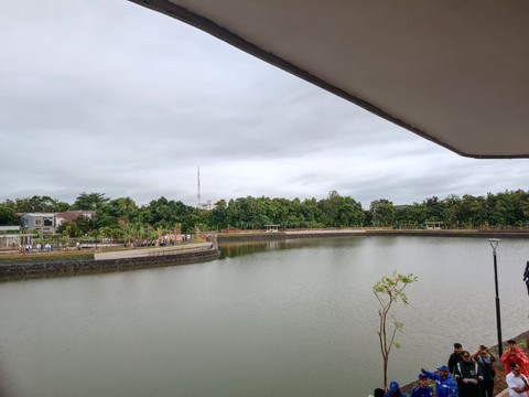 Waduk Cilangkap Giri Kencana di Jakarta Timur yang diresmikan oleh Gubernur DKI Jakarta, Pramono Anung, dan diganti namanya menjadi Waduk Batu Licin, Senin (12/1). Foto: Ryan Iqbal/kumparan