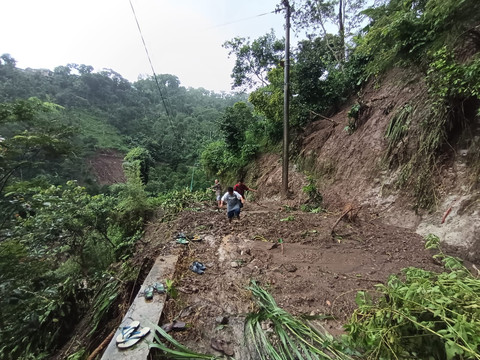 Kondisi tanah longsor di Dukuh Pulingan, Desa Gunungsari, Kecamatan Tlogowungu Kabupaten Pati, Sabtu (10/1/2026). Foto: Dok. kumparan