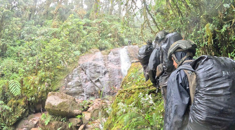 Medan sulit di pegunungan Papua yang dilalui pasukan TNI. Dok: TNI