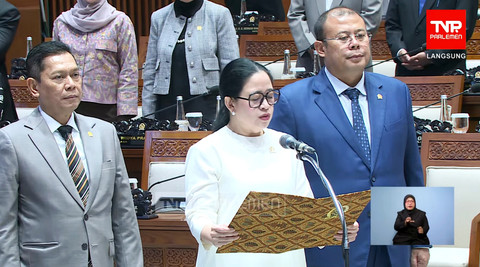 Ketua DPR RI, Puan Maharani memimpin pembacaan sumpah pelantikan & pengucapan sumpah janji anggota DPR RI pengganti antar waktu masa keanggotaan 2024-2029 yang disiarkan langsung dari Gedung Parlemen DPR RI, Jakarta, Selasa (13/1/2026). Foto: TVR PARLEMEN/YouTube