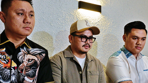 Suami komedian Boiyen, Rully Anggi Akbar saat ditemui di kawasan Cempaka Putih Foto: Aprilandika Pratama/kumparan