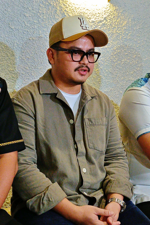 Suami komedian Boiyen, Rully Anggi Akbar saat ditemui di kawasan Cempaka Putih Foto: Aprilandika Pratama/kumparan