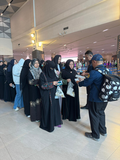 Pemulangan Warga Negara Indonesia (WNI) atau Pekerja Migran Indonesia (PMI) oleh Kementerian Luar Negeri dan KJRI Jeddah. Foto: Kemlu RI