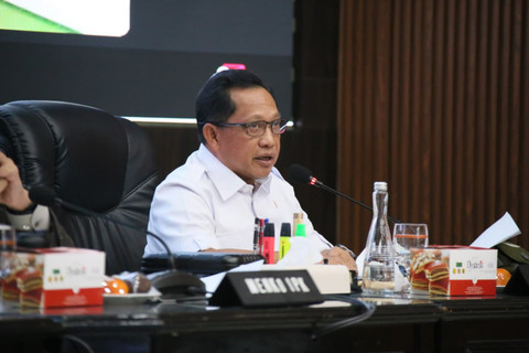 Menteri Dalam Negeri (Mendagri) Muhammad Tito Karnavian selaku Ketua Satuan Tugas (Satgas) Percepatan Rehabilitasi dan Rekonstruksi Pascabencana Aceh, Sumatera Utara, dan Sumatera Bara. Foto: Dok. Kemendagri