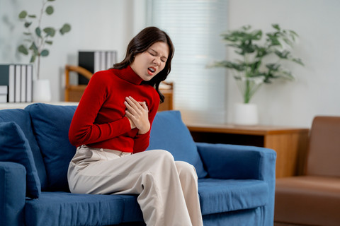 Mitos 5: Penyakit Jantung Tak Terlalu Berisiko untuk Perempuan. Foto: Asian Isolated/Shutterstock