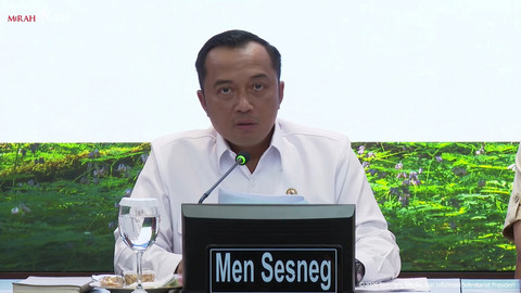 Mensesneg Prasetyo Hadi memberikan keterangan pers penertiban kawasan hutan di Kantor Presiden, Kompleks Istana Kepresidenan, Jakarta, Selasa (20/1/2026). Foto: Youtube/Sekretariat Presiden