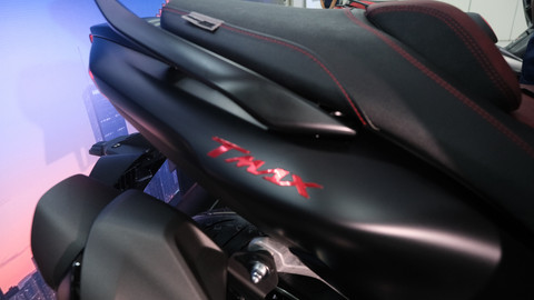 PT Yamaha Indonesia Motor Manufacturing (YIMM) meluncurkan edisi spesial 25 tahun lini Maxi Yamaha terdiri dari NMax, XMAX, dan TMax. Foto: Sena Pratama/kumparan