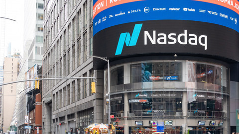 Ilustrasi Nasdaq. Foto: JHVEPhoto/Shutterstock
