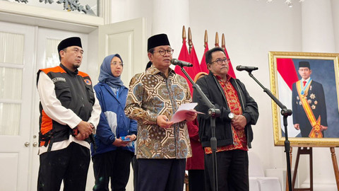 Gubernur DKI Jakarta Pramono Anung berikan keterangan pers terkait penanganan banjir di Jakarta usai rapat terbatas di Balai Kota, Jakarta Pusat pada Jumat (23/1). Foto: Amira Nada Fauziyyah/kumparan