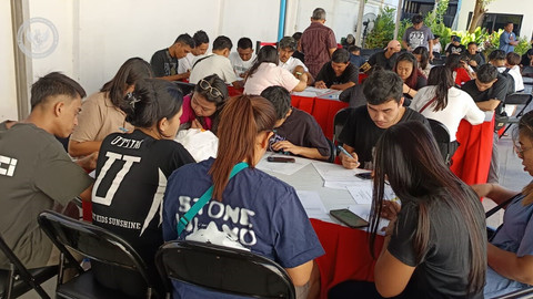 Sejumlah WNI di KBRI Phnom Penh, Jumat (23/1/2026). Foto: Dok. Kemlu