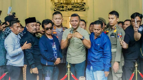 Wakil Wali Kota Bogor Jenal Mutaqin Temui Sopir Angkot Foto: Instagram @pemkotbogor