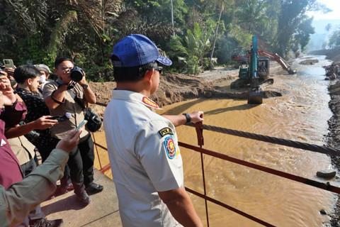 Kasatgas, Tito Karnavian memantau sekaligus mengapresiasi progres pemulihan pascabencana Tapanuli Tengah. Foto: Dok. Kemendagri