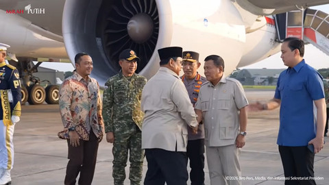Presiden Prabowo Subianto tiba di Bandara Halim Perdanakusuma, Jakarta, Sabtu (24/1/2026). Foto: YouTube/Sekretariat Presiden