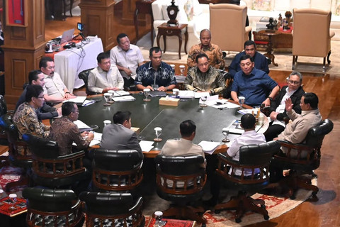 Presiden Prabowo Subianto melakukan pertemuan di kediaman Hambalang, Bogor, Jawa Barat, Minggu (25/1/2026). Foto: Instagram/ @sekretariat.kabinet