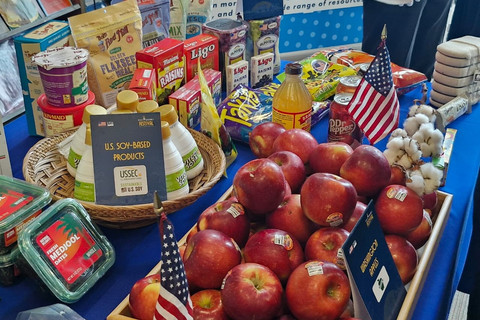 Produk pertanian AS yang akan ditampilkan dalam Festival Rasa Amerika yang digelar di Sarinah, Jakarta, Senin (26/1/2026). Foto: Nadia Riso/kumparan