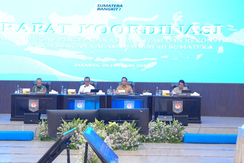 Mendagri Tito Karnavian saat Rapat Koordinasi Percepatan Rehabilitasi dan Rekonstruksi Pascabencana Alam di Wilayah Sumatera di Kantor Pusat Kementerian Dalam Negeri (Kemendagri), Jakarta, Senin (26/1/2026). Foto: Kemendagri RI