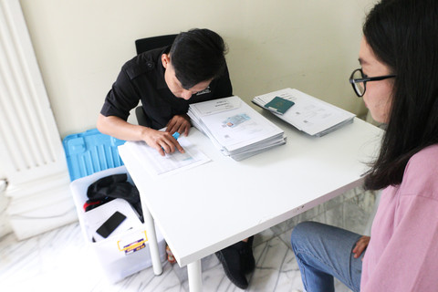 Kantor Imigrasi Kelas I Khusus Non TPI Jakarta Selatan melakukan program pelayanan pembuatan paspor di kumparan, Jakarta Selatan pada Rabu (28/01/26). Foto: Dzaki Fadilah Yusuf/kumparan