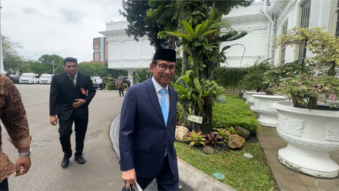 Anggota Dewan Energi Nasional (DEN) Satya Widya Yudha tiba di Kompleks Istana Kepresidenan, Jakarta Pusat, Rabu (28/1). Foto: Zamachsyari/kumparan