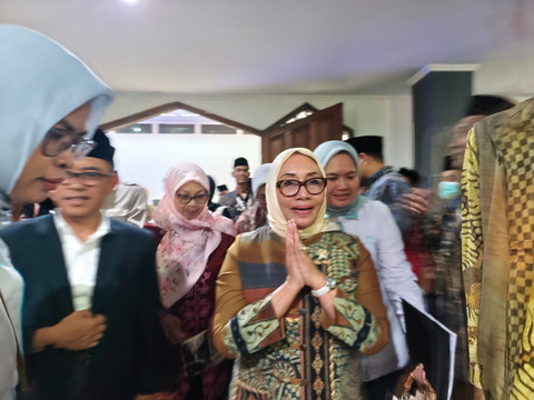 Menteri Pemberdayaan Perempuan dan Perlindungan Anak (Menteri PPPA) Arifatul Choiri Fauzi di Asrama Haji Pondok Gede Jakarta Timur. Foto: Dok. MCH Kemenhaj