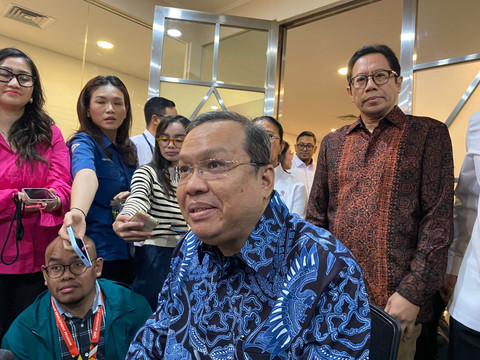 Iman Rachman umumkan pengunduran diri dari kursi Direktur Utama BEI, di Gedung BEI, Jakarta, Jumat (30/1). Foto: Muhammad Fhandra/kumparan