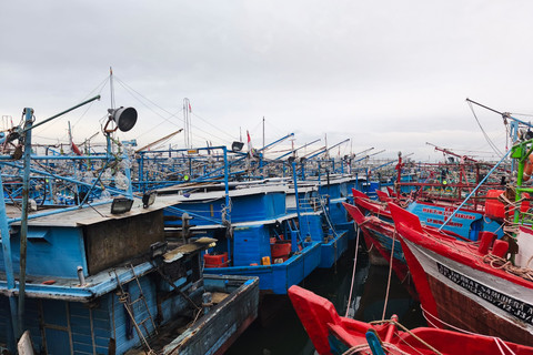 Kondisi ribuan kapal yang terparkir di Dermaga T Pelabuhan Muara Angke, Jakarta Utara, Jumat (30/1). Foto: Jeni Ritanti/kumparan