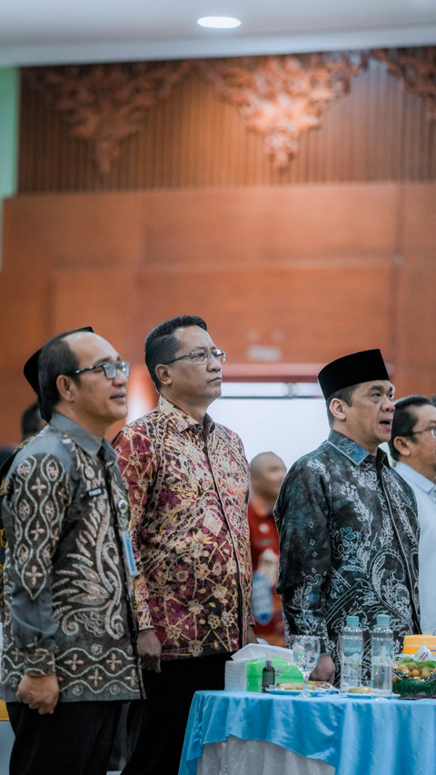 Menteri Hukum Supratman Andi Agtas meresmikan pembentukan Pos Bantuan Hukum (Posbankum) Desa dan Kelurahan di Provinsi Kalimantan Selatan, Jumat (30/1). Foto: Dok. Kemenhum RI