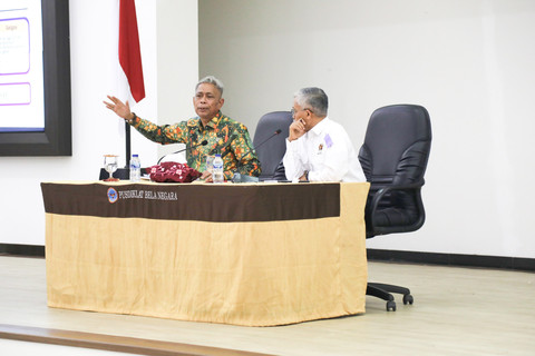 Wakil Menteri Sosial Agus Jabo Priyono menjadi narasumber dalam kegiatan Retreat Persatuan Wartawan Indonesia (PWI) Tahun 2026, di Pusdiklat Bela Negara Kemhan, Bogor, Jawa Barat, Jumat (30/1/2026). Foto: Dok. Biro Humas Kemensos/Aditya Sulaksono