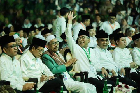 Ketua PBNU Yahya Cholil Staquf menyampaikan sambutan pada Harlah ke-100 tahun NU di Istora Senayan, Jakarta, Sabtu (31/1/2026). Foto: Jamal Ramadhan/kumparan