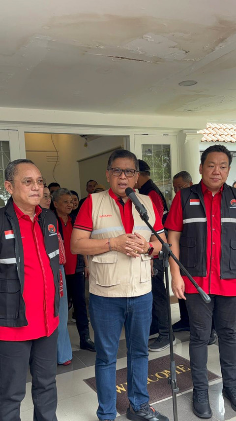 Sekjen PDIP Hasto Kristiyanto di Kantor Megawati Institute, Jaksel, pada Sabtu (31/1/2026). Foto: Abid Raihan/kumparan