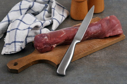 Ilustrasi filet daging. Foto: RVillalon/Shutterstock