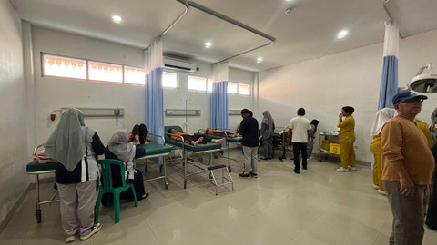 Kondisi siswa usai tertimbun bangunan bersejarah yang ambruk di Siak, Riau. Foto: Dok. Istimewa