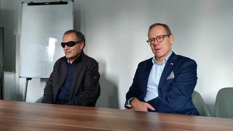 Musisi Moncef Genoud Hibur Penggemar Peringati 75 Tahun Hubungan Bilateral Indonesia -Swiss. Foto: Aprilandika Pratama/kumparan