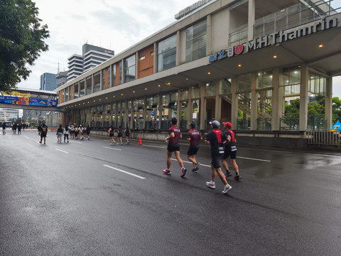 Suasana Car Free Day (CFD) di kawasan Bundaran HI, Jakarta Pusat, Minggu (1/2). Foto: Jeni Ritanti/kumparan