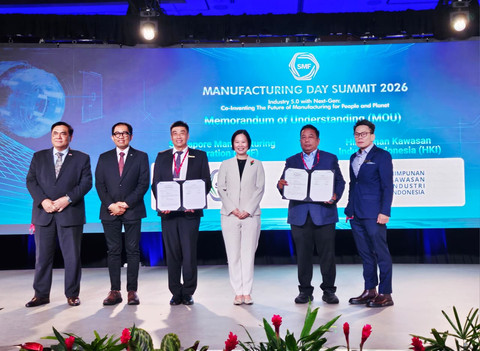 Memorandum of Understanding (MoU) antara Himpunan Kawasan Industri Indonesia (HKI) dan Singapore Manufacturing Federation (SMF). Foto: HKI.