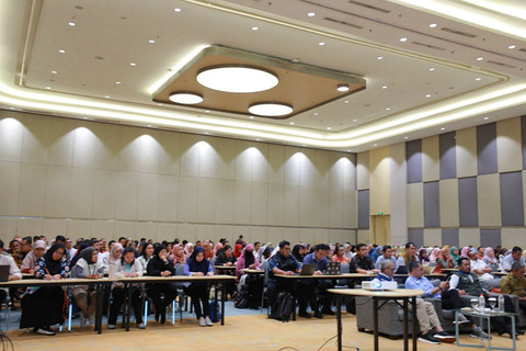 Wakil Menteri Sosial, Agus Jabo Priyono menutup Koordinasi Penyelenggaraan Sekolah Rakyat 2026 yang digelar di Bekasi, Sabtu (31/1/2026). Foto: Dok. Kemensos