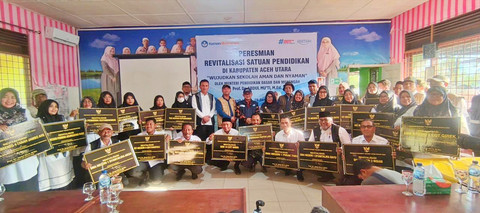 Menteri Pendidikan Dasar dan Menengah (Mendikdasmen), Abdul Muti, meresmikan sekolah hasil program Revitalisasi Satuan Pendidikan yang terpusat di SD Negeri 12 Bintang. Foto: Dok. Istimewa