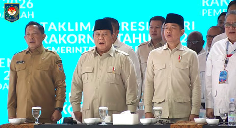 Presiden Prabowo dan jajaran menteri menghadiri Rapat Koordinasi Nasional Pemerintah Pusat dan Daerah Tahun 2026. Foto: You Tube Kemendagri RI