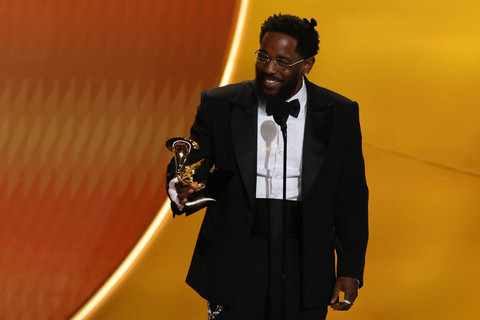 Kendrick Lamar di Grammy Awards ke-68. Foto: Daniel Cole/REUTERS 
